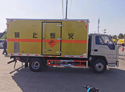 清水爆破器材运输车技术升级与安全合规新趋势