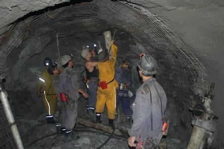 清水工程爆破中的危险因素分析以及应对工程爆破危险的措施